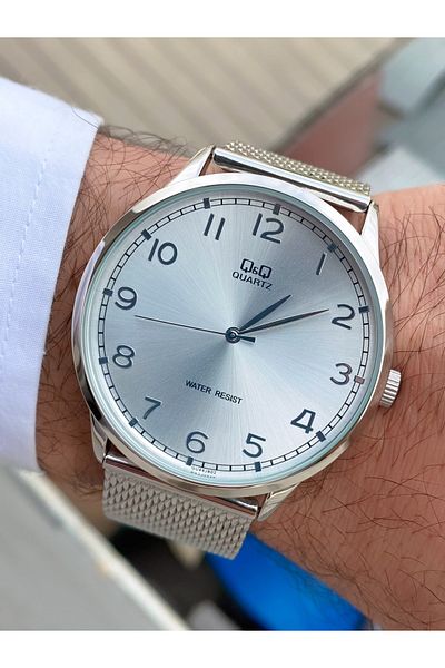 Q&Q Q811J9019Y Silver Color Slim Case Classic Men's Wristwatch