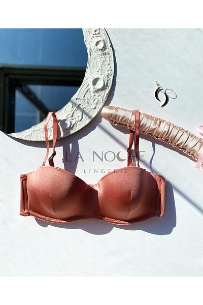 La Noche Lingerie حمالة صدر بدون حمالات ذات كوب كامل قابلة للإزالة من Dried Rose Lotus