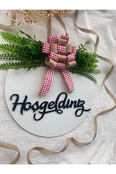 HOBİ55 Στολίδι Πόρτας Καλωσορίσατε Λευκό Δώρο Με Φύλλα 2023-2 Κόκκινη Κορδέλα