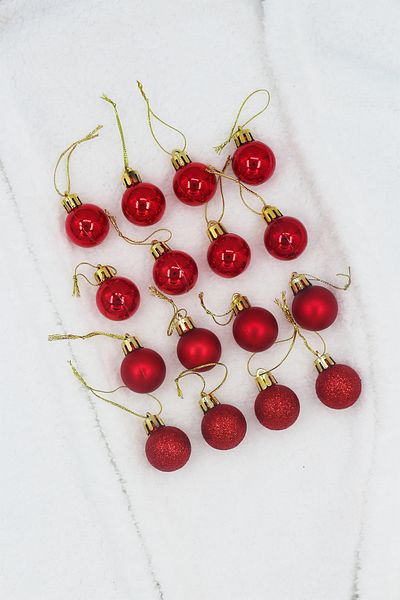 Yusuf Dirik YD Party Supplies Christmas Tree Ball Shiny Glitter Matte Red Mini Size 3 cm 16 Pieces