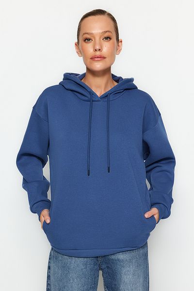 Trendyol Collection Indigó vastag polár belső zseb, részletes kapucnis normál/normál szabású kötött pulóver TWOAW24SW00075