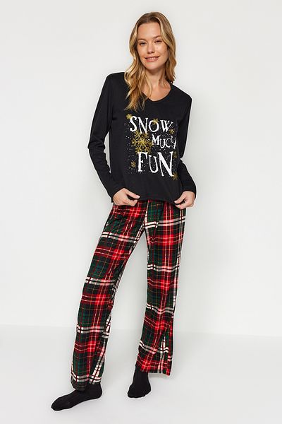 Trendyol Collection Set de pijamale cu tricou și pantaloni negru cu imprimeu slogan - THMAW24PT00095