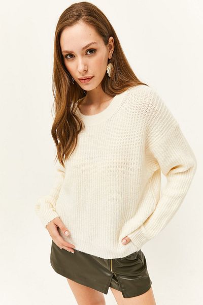 Olalook Damski sweter z miękkiej teksturowanej dzianiny w kolorze ecru KZK-19000662