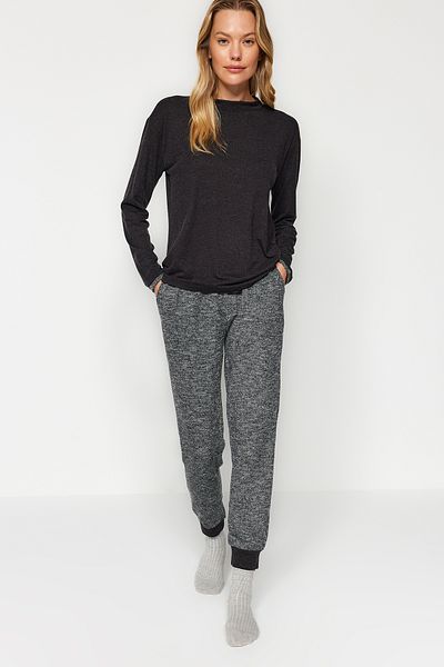 Trendyol Collection Black Cuff Detailed Tričko-Jogger Pletené pyžamo Set THMAW24PT00222