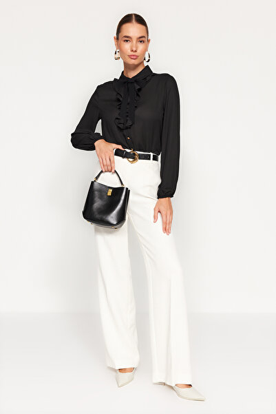 Trendyol Collection Černá tkaná košile – odnímatelná mašlička, Regular Fit TWOAW24GO00164