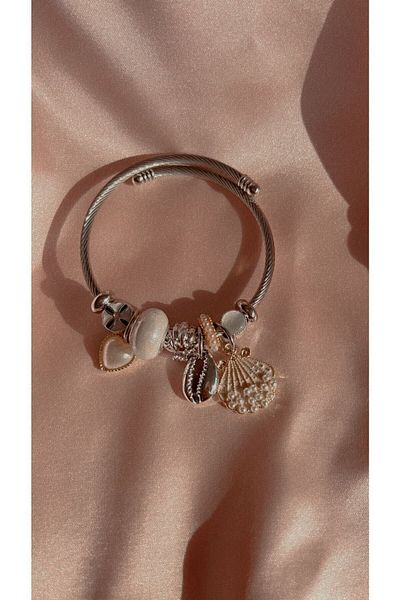 CLARİS Seashell Detailed Charm Steel Bracelet