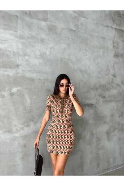 Sobe Rochie din tricotaj cu model geometric cu guler polo