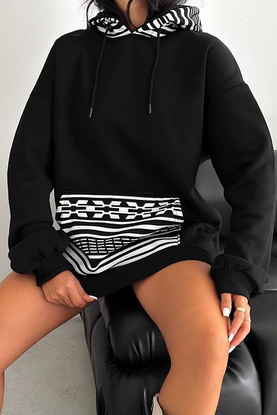 Ortaya Çık Black Oversize Sweatshirt with Print Detail