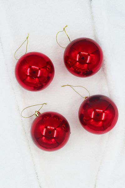 Yusuf Dirik YD Party Supplies Christmas Tree Ball Shiny Large Size 8 cm 6 Pieces