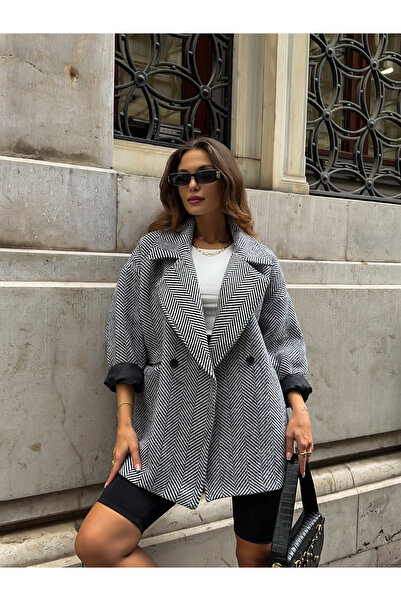 Elif Özbey Butik White Fish Back Oversize Short Coat