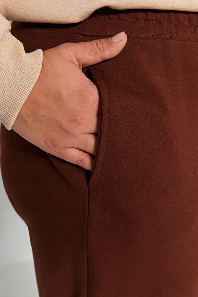 Trendyol Curve Καφέ πλεκτό Jogger Sweatpants Plus Size - Ελαστικό πόδι TBBSS22EA0065