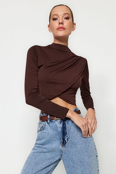 Trendyol Collection Μπλούζα Crop με ψηλό γιακά σκούρο καφέ TWOAW24BZ00164