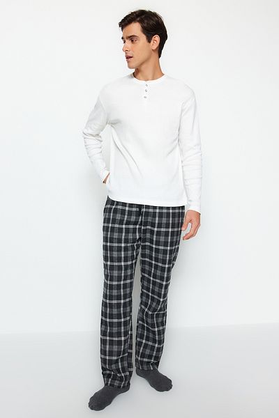 Trendyol Collection Black Plaid Regular Fit Woven Pajama Bottoms TMNAW24PJ00015