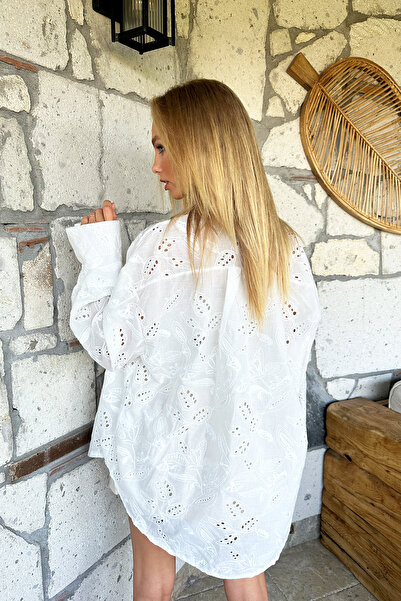 Trend Alaçatı Stili Women's Ecru Wide Cuffed Guipure and Embroidery Oversize Woven Shirt Alc-X11013