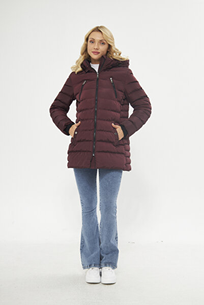 DYNAMO Women's Burgundy Hooded Detachable Comfortable Fit Thick Short Coat 5010