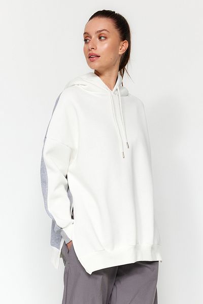 Trendyol Collection Ecru Color Blocked Wide Fit Fleece Knitted Sports Sweatshirt TWOSS22SW0074