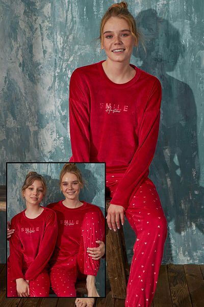 Pijamaevi Red Smile Velvet Pijamale de familie pentru mama fiica - Set pentru mama