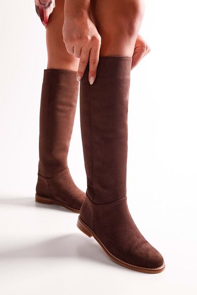 Shoeberry Damen-Reitstiefel Mori aus braunem Wildleder. Braunes Wildleder
