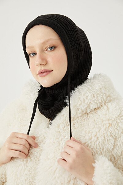 FRESCO SCARFS Чорна трикотажна балаклава - з принтом на капюшоні