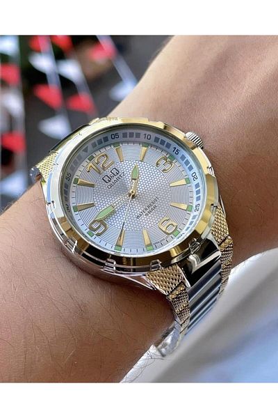 Q&Q Men's Metal Band Wristwatch