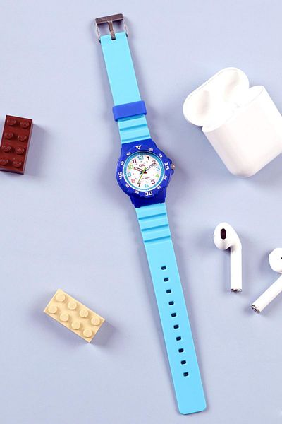 Q&Q 10 Atm Waterproof Blue Color Kids Wristwatch