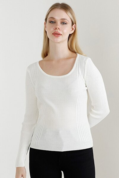 VEGENZE Women's Ecru Square Collar Knitwear Sweater
