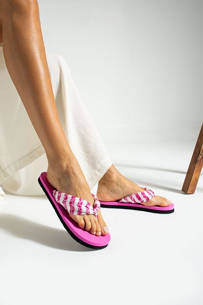 Bermody Bella Pink Chiffon Puff Fabric Flip Flops Painless Beach Slippers