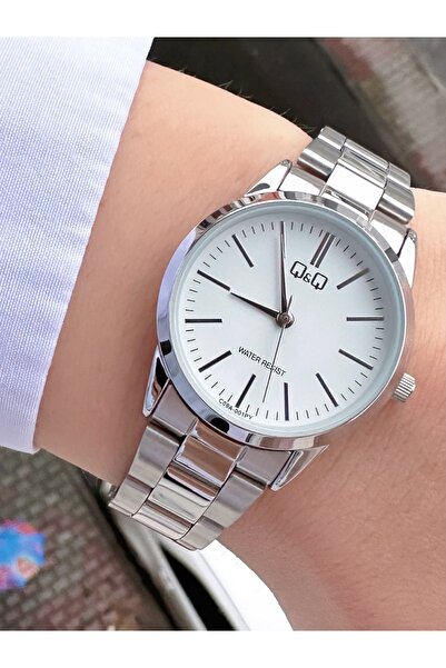 Q&Q ساعة يد نسائية فضية اللون QZ5571J96Y