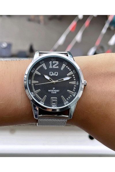 Q&Q  Men's Straw Cord Wristwatch