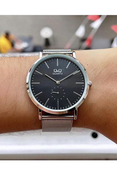 Q&Q  Men's Straw Cord Wristwatch