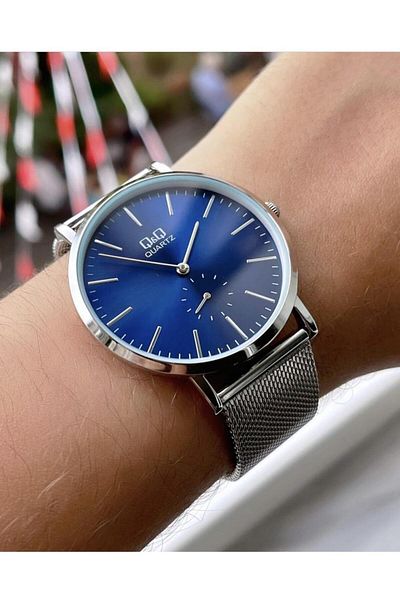 Q&Q  Men's Straw Cord Wristwatch