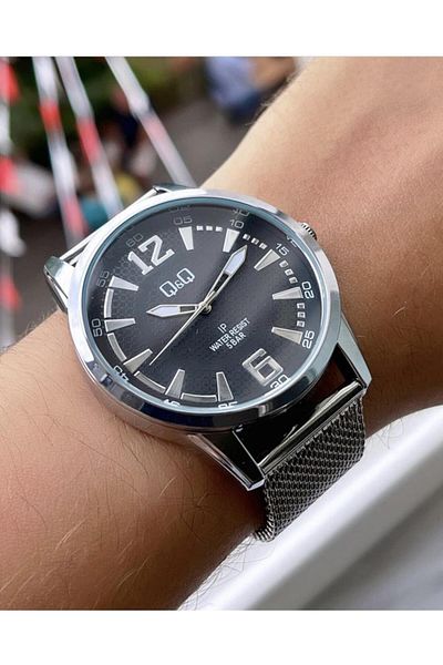 Q&Q  Men's Straw Cord Wristwatch