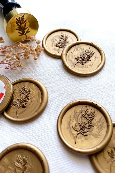 Dekorden Adhesive wax seal - Antique gold (50 pieces)