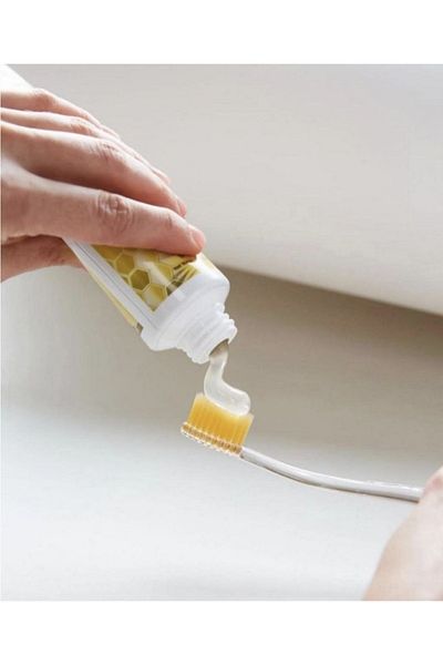 Atomy Korean Propolis and Green Tea Extract Toothpaste 200 Grams