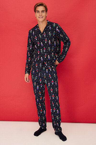 Trendyol Collection Sada pyžama s košilovým límcem v námořnické modré barvě na Nový rok – 100% bavlna, Regular Fit Tmnaw24Pt00048