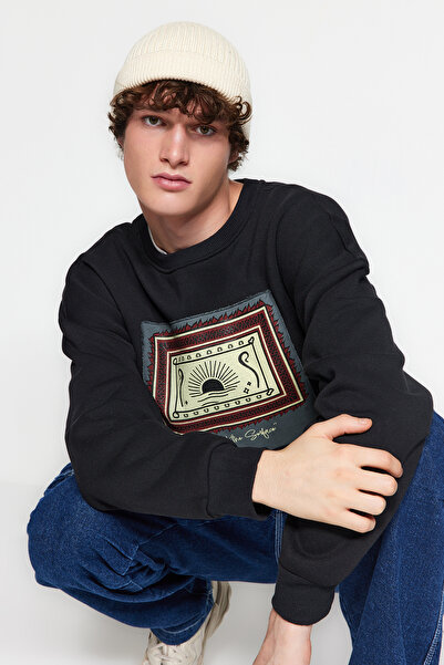 Trendyol Collection Черен извънгабаритен суичър с етнически апликации - дълъг ръкав TMNAW24sw00170