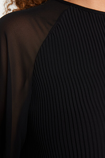 Trendyol Curve Μίνι υφαντό φόρεμα μαύρο ίσιο κόψιμο/μετατόπιση TBBAW24AH00075