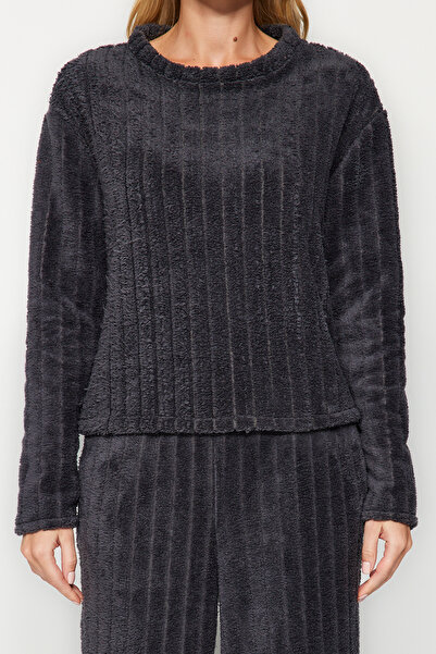 Trendyol Collection Anthrazitfarbenes Wellsoft Winter-Strickpyjama-Set THMAW24PT00042