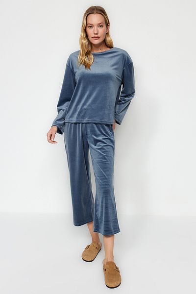 Trendyol Collection Blue Soft Feel Velvet T-shirt-Capri Knitted Pajamas Set THMAW24PT00165