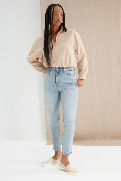 Trendyol Collection Light Blue High Waist Slim Mom Jeans TWOAW24JE00065