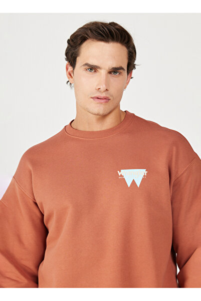 WRANGLER Ανδρικό φούτερ με λαιμόκοψη σε καφέ χρώμα W232243219 oversized Φούτερ