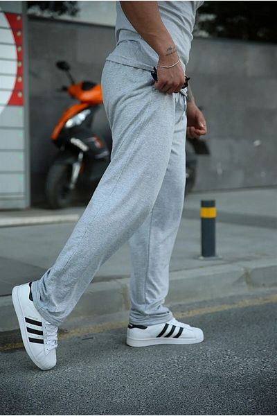THE WHITE Oversize Seasonal Sweatpants Compact
