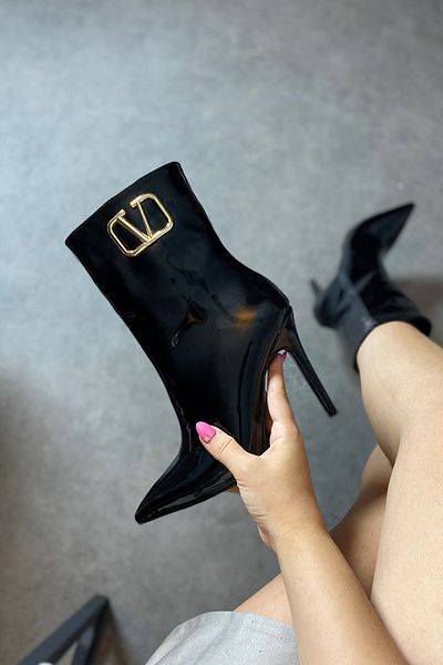 SHOEBELLAS Γυναικείες μπότες με τακούνι Masha Μαύρες λουστρίνι με αγκράφα