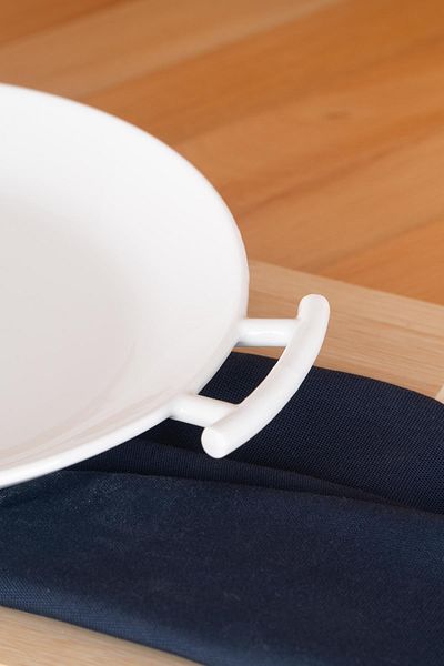 ACAR Bianco Perla Serving Plate with Round Handle - 29 cm