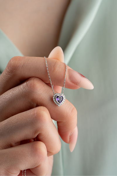 Nereze 925 Ayar Gümüş Rodyum Kaplama Mor Taşlı Kalp Kolye