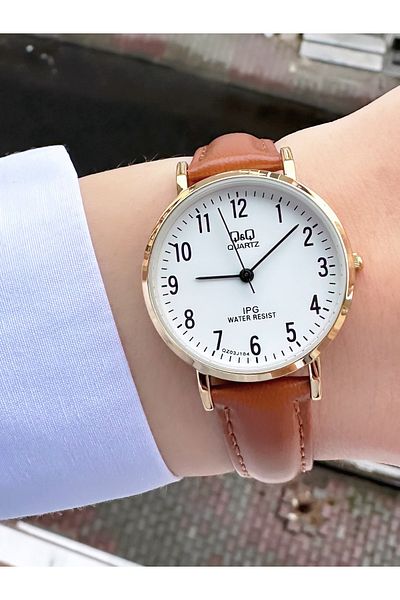 Q&Q QZ01J013Y Leather Band Women's Wristwatch