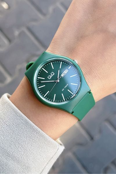 Q&Q A212 Series 10 ATM Waterproof Calendar Unisex Wristwatch