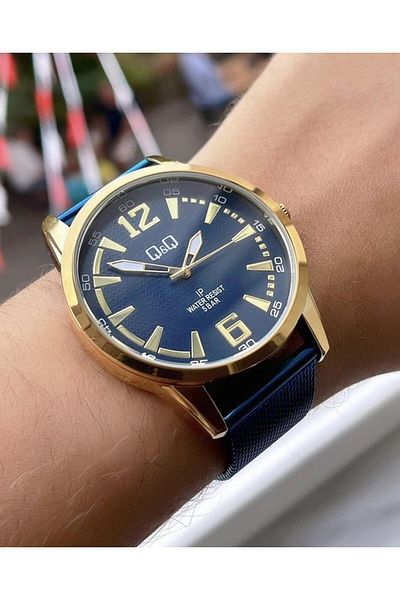Q&Q  Men's Straw Cord Wristwatch