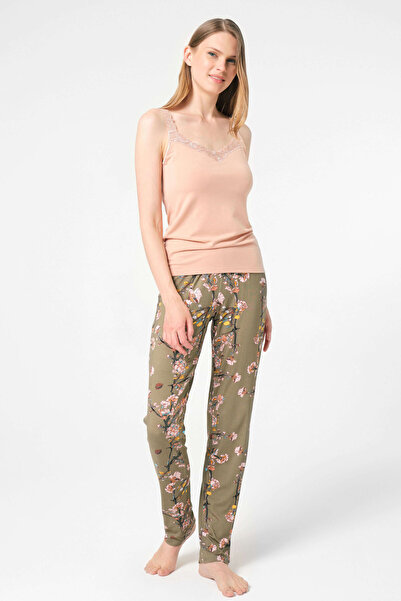 Anıl İp Askılı V Yaka Çiçek Desenli Kışlık Dantel Detaylı Pijama