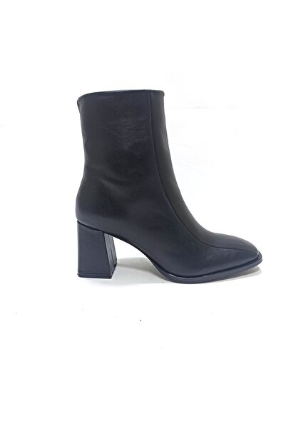 ALBİNİ SİYAH DERİ KADIN KLASİK BOT AYAKKABI